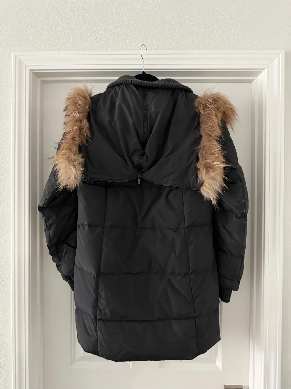 BCBGMAXAZRIA Duck Down
Filled Fur Trim Removable Hood
Puffer Coat Parka Size M - Picture 2 of 5
